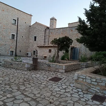 Hotel Pirgoiedem Charouda